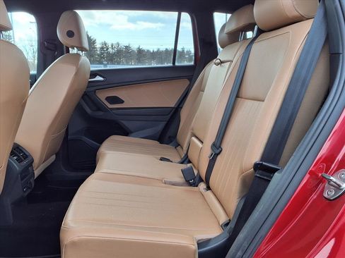 Used 2022 Volkswagen Tiguan SE image 8