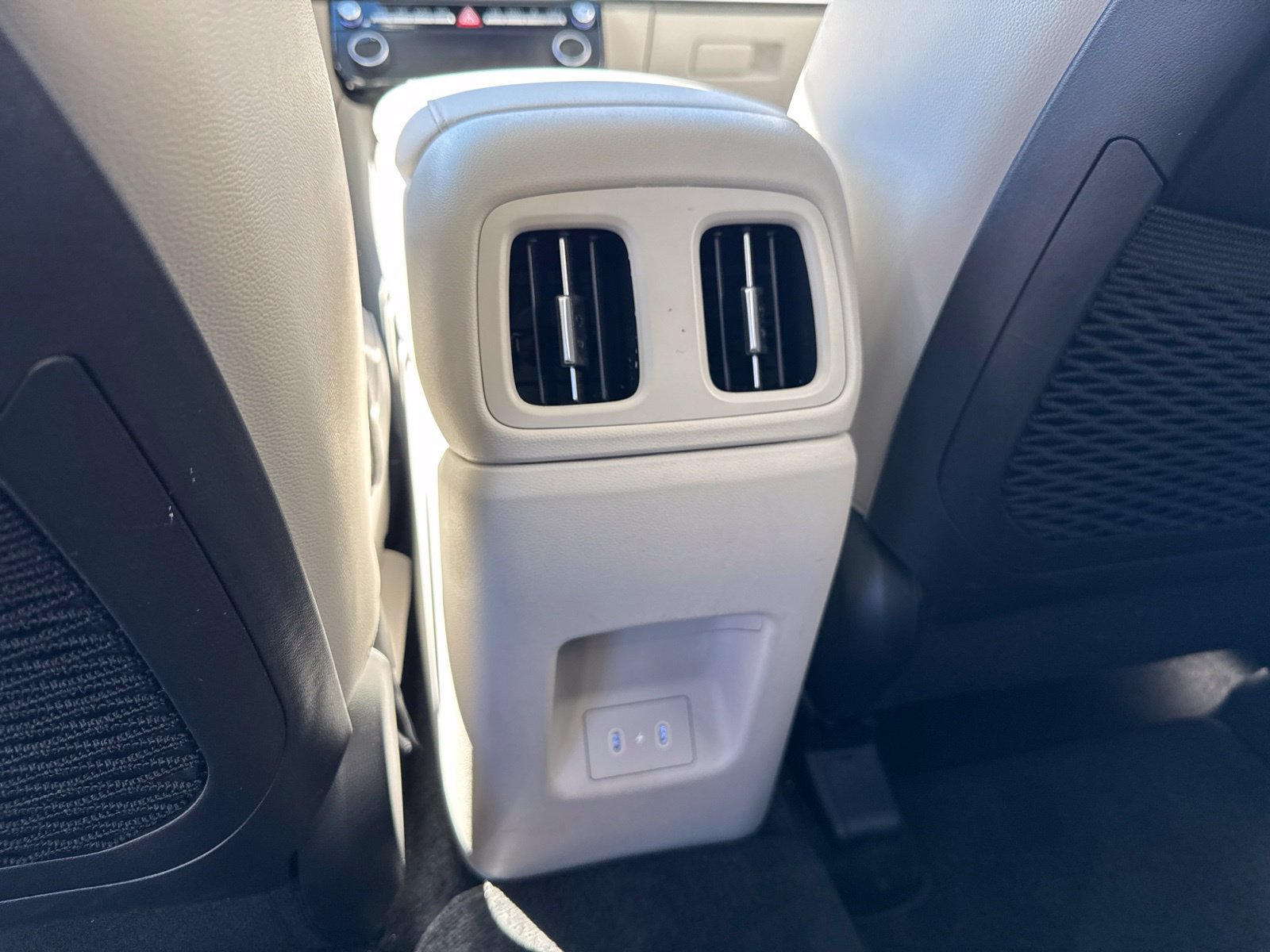 Used 2025 Hyundai Tucson Limited AWD/4WD image 15
