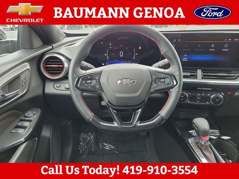 Used 2025 Chevrolet Trax RS w/ Driver Confidence Package FWD image 13