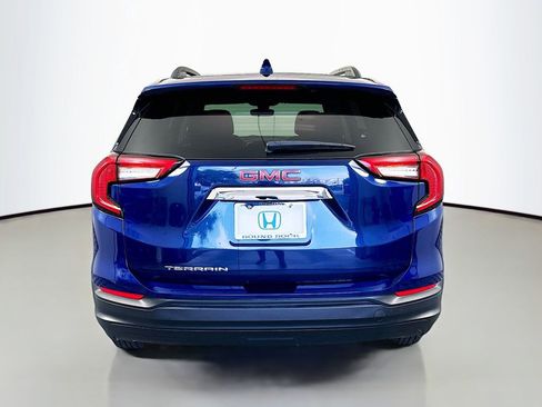 Used 2022 GMC Terrain SLE w/ Driver Convenience Package image 6