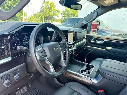 Used 2025 Chevrolet Silverado 2500 LT w/ Trail Boss Package AWD/4WD image 10