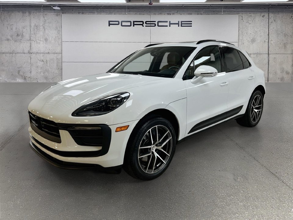 Certified 2026 Porsche Macan AWD/4WD image 1