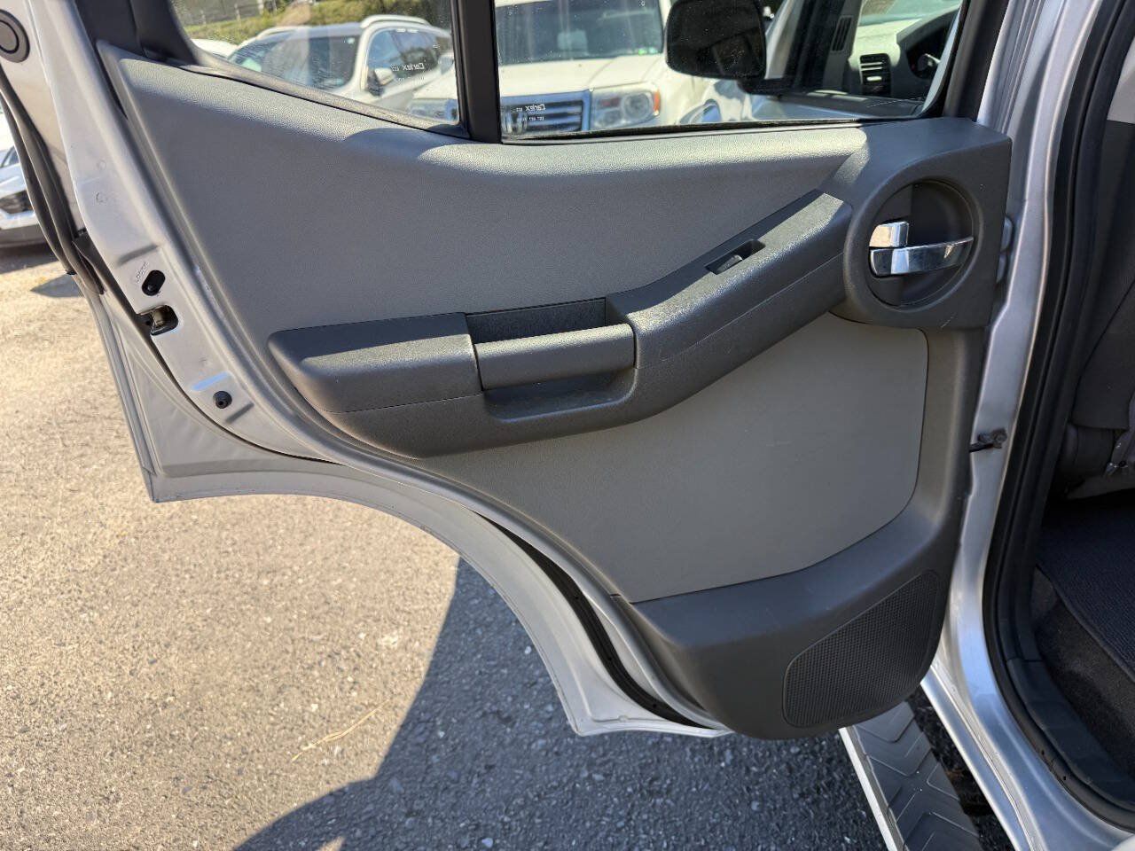 Used 2015 Nissan Xterra S w/ Value Package AWD/4WD image 27