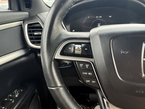 Used 2020 Lincoln Nautilus Premier AWD/4WD image 14