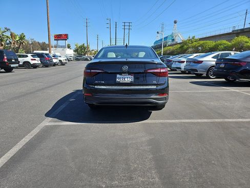 Used 2023 Volkswagen Jetta SE image 6
