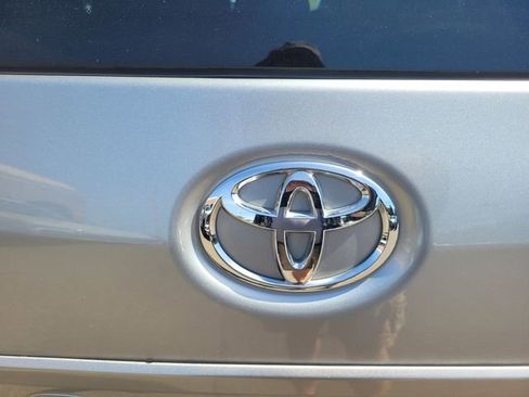 Used 2015 Toyota Sienna XLE FWD image 7