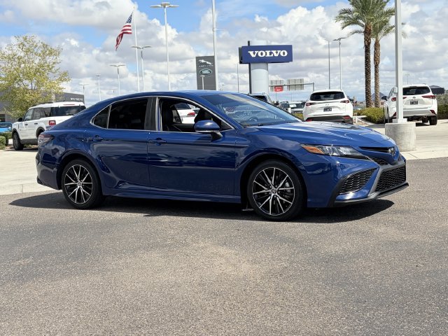 Used 2024 Toyota Camry SE FWD image 4