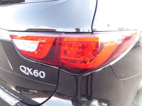 Used 2018 INFINITI QX60 Luxe w/ Premium Plus Package image 18