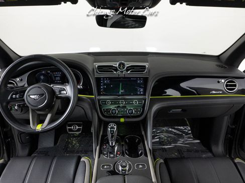 Used 2023 Bentley Bentayga Extended Wheelbase image 12