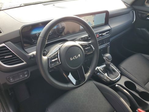 Certified 2025 Kia Seltos EX image 23