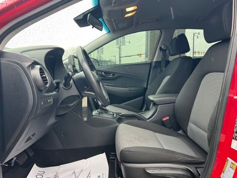 Used 2019 Hyundai Kona SE image 18