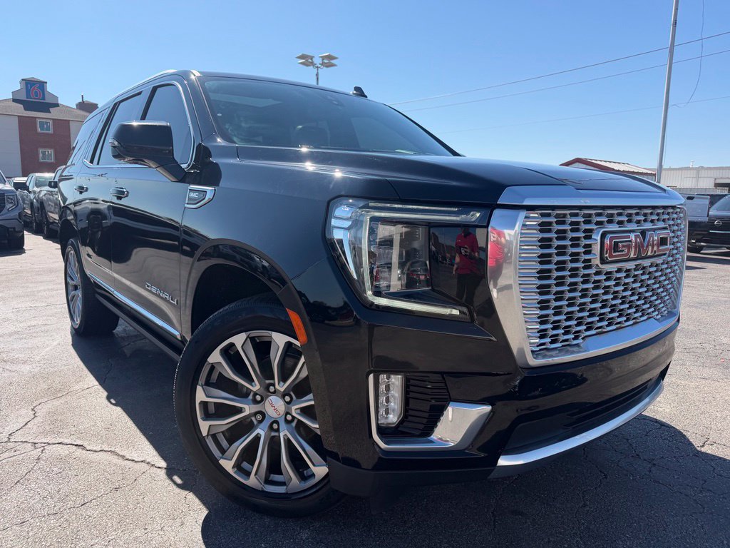 Used 2022 GMC Yukon Denali w/ Denali Premium Package AWD/4WD image 2