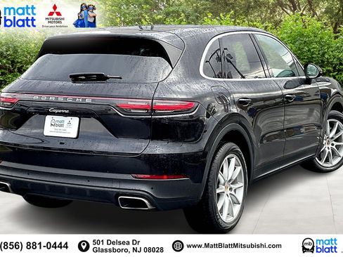 Used 2022 Porsche Cayenne Platinum Edition image 14