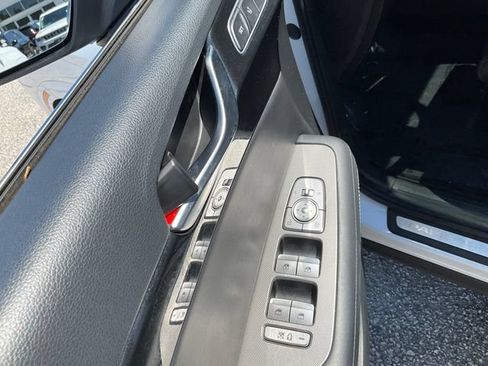 Used 2022 Hyundai Palisade Limited FWD image 8