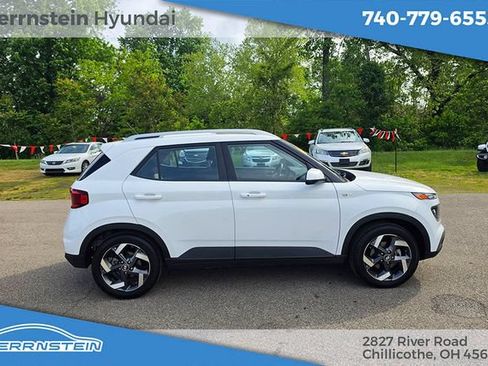 Used 2025 Hyundai Venue SEL FWD image 28