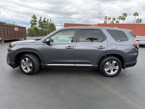 Used 2023 Honda Pilot EX-L image 3
