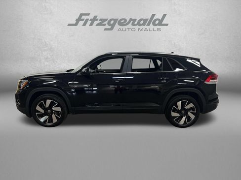 Used 2024 Volkswagen Atlas Cross Sport SE FWD image 2