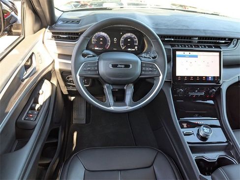 New 2025 Jeep Grand Cherokee L Limited image 27