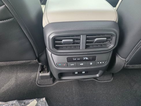 New 2026 Honda Pilot Touring image 14