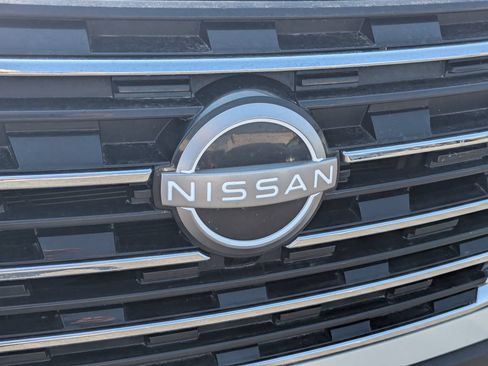 Used 2024 Nissan Rogue S FWD image 11