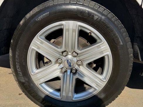 Used 2019 Ford Expedition Max XLT w/ Equipment Group 202A RWD image 32