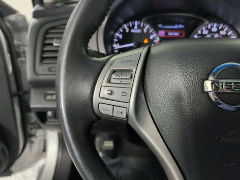 Used 2015 Nissan Altima 2.5 SV w/ Convenience Package image 12