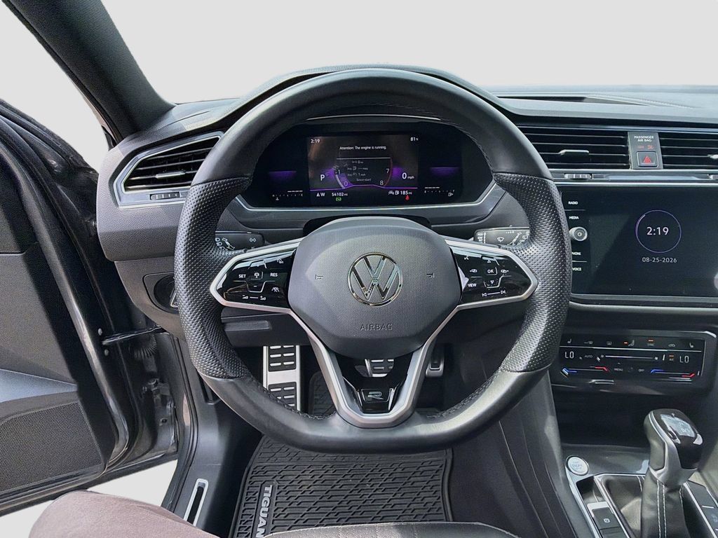 Used 2023 Volkswagen Tiguan SE R-Line FWD image 11