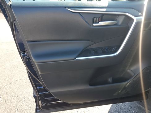 Used 2025 Toyota RAV4 XLE Premium image 23