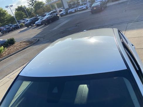 Used 2025 Nissan Altima 2.5 SV FWD image 33