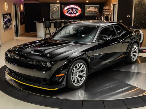 Used 2023 Dodge Challenger SRT Hellcat Redeye RWD image 4