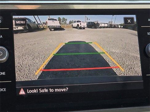 Used 2019 Volkswagen Tiguan SE image 21