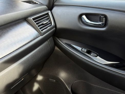 Used 2018 Nissan Leaf SL w/ SL Technology Package image 29