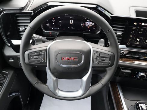 New 2026 GMC Sierra 1500 Elevation w/ LPO, Elevation Black Package AWD/4WD image 16