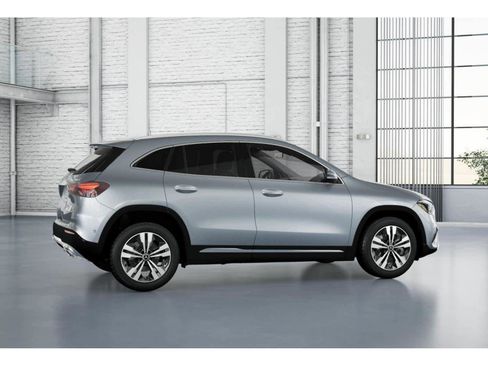 Used 2026 Mercedes-Benz GLA 250 4MATIC image 17