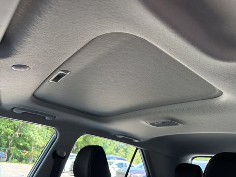 Certified 2023 Hyundai Venue SEL FWD image 29