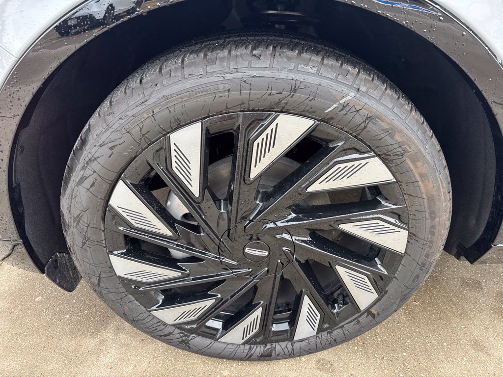 New 2026 Lincoln Nautilus Reserve w/ Jet Appearance Package AWD/4WD image 6