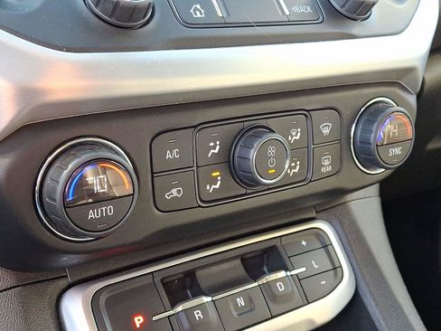 Used 2020 GMC Acadia SLT image 16