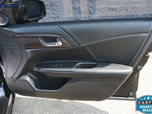 Used 2016 Honda Accord EX image 22