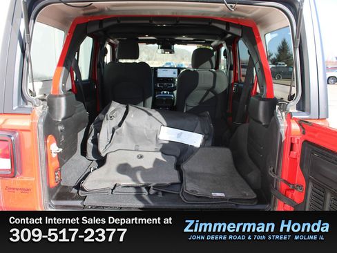 Used 2024 Jeep Wrangler Sport S image 7