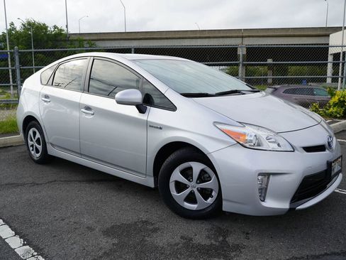 Used 2012 Toyota Prius One image 4