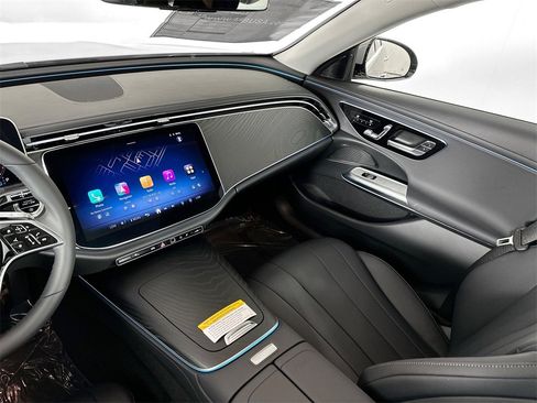 Used 2025 Mercedes-Benz E 350 Sedan image 24