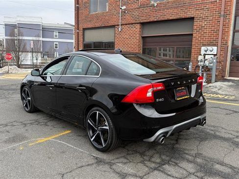 Used 2016 Volvo S60 T5 R-Design image 16