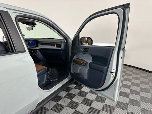 Used 2024 Ford Maverick Lariat image 31