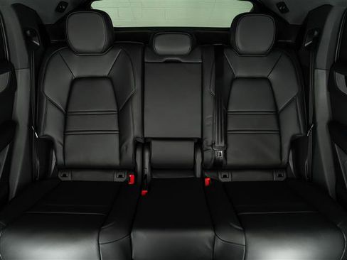 New 2026 Porsche Cayenne Coupe image 31