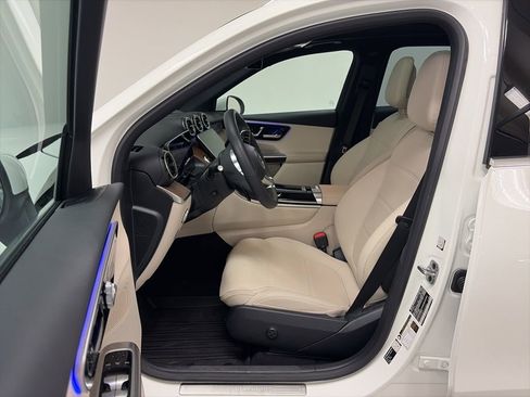 Certified 2026 Mercedes-Benz GLC 300 4MATIC image 12