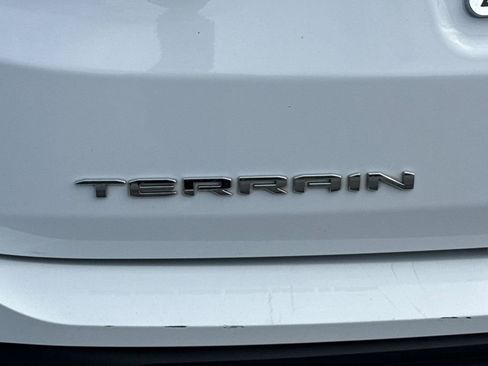 Used 2024 GMC Terrain SLE image 12
