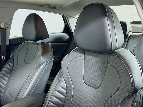 Used 2023 Hyundai Elantra Limited w/ Cargo Package image 23