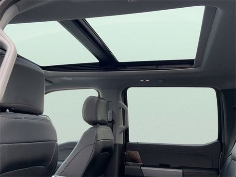 Used 2024 Ford F250 Lariat w/ Lariat Ultimate Package image 18