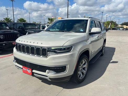 Used 2022 Jeep Wagoneer Series II AWD/4WD image 3