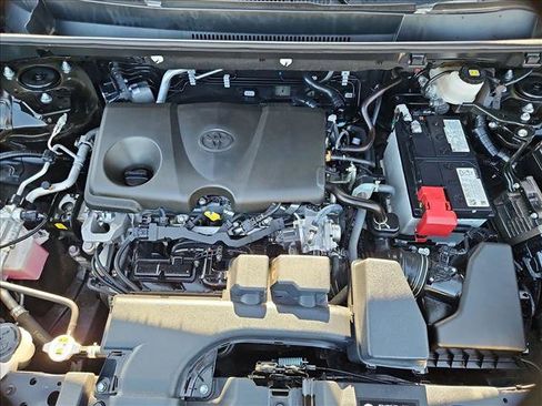 Used 2025 Toyota RAV4 XLE FWD image 28